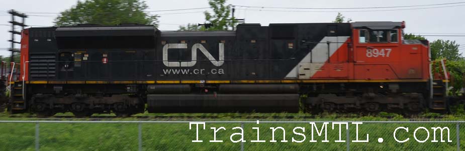 Locomotive CN8947 right side / coté droit
